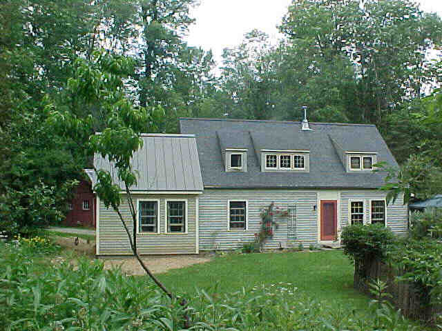 Building photograph for 22 MEADOW STREET